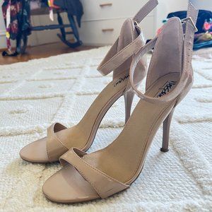 Size 8 nude heels